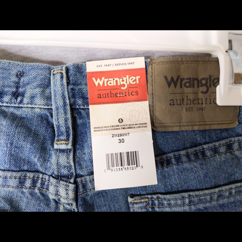 Wrangler Classic Jean Short - Picture 6 of 10